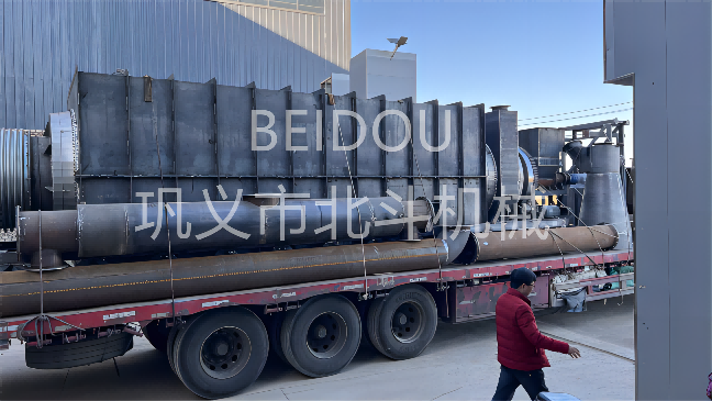 甘蔗渣炭化爐裝車現場,即將發(fā)往廣西客戶