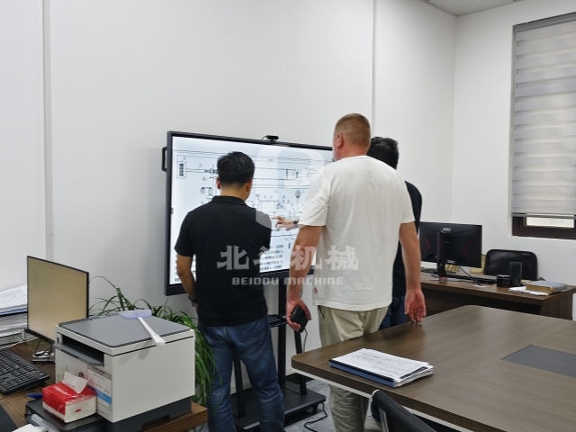 現(xiàn)場(chǎng)需求溝通,客戶(hù)來(lái)訪(fǎng)展開(kāi)深度技術(shù)交流